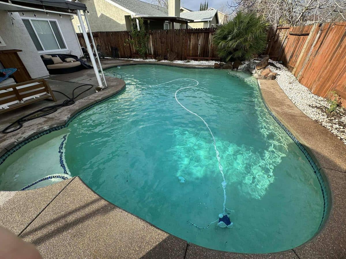 The same pool clear of leaves after a Ripple weekly service visit